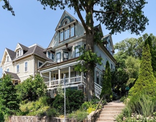 10 Dewolf St, Boston, Massachusetts, 3 Bedrooms Bedrooms, 7 Rooms Rooms,2 BathroomsBathrooms,Residential,For Sale,Dewolf St,73545861