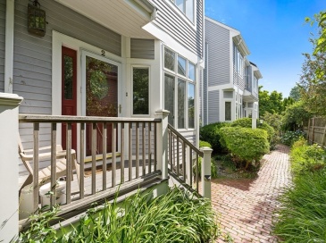 147 Cushing St, Cambridge, Massachusetts, 3 Bedrooms Bedrooms, 6 Rooms Rooms,2 BathroomsBathrooms,Residential Lease,For Rent,Cushing St,73546017