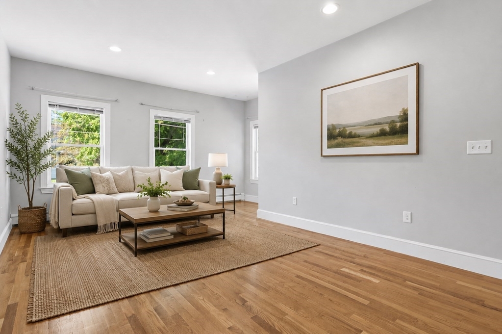 94 Summit, Clinton, Massachusetts, 3 Bedrooms Bedrooms, 5 Rooms Rooms,1 BathroomBathrooms,Residential,For Sale,Summit,73546019