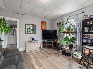 34 Esther St, Worcester, Massachusetts, 3 Bedrooms Bedrooms, 4 Rooms Rooms,1 BathroomBathrooms,Residential Lease,For Rent,Esther St,73546020