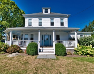 86 Degaris Ave, Dartmouth, Massachusetts, 4 Bedrooms Bedrooms, 8 Rooms Rooms,2.5 BathroomsBathrooms,Residential Lease,For Rent,Degaris Ave,73546022