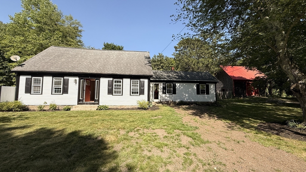36 Spruce St, Middleboro, Massachusetts, 5 Bedrooms Bedrooms, 12 Rooms Rooms,3 BathroomsBathrooms,Residential Income,For Sale,Spruce St,73546028