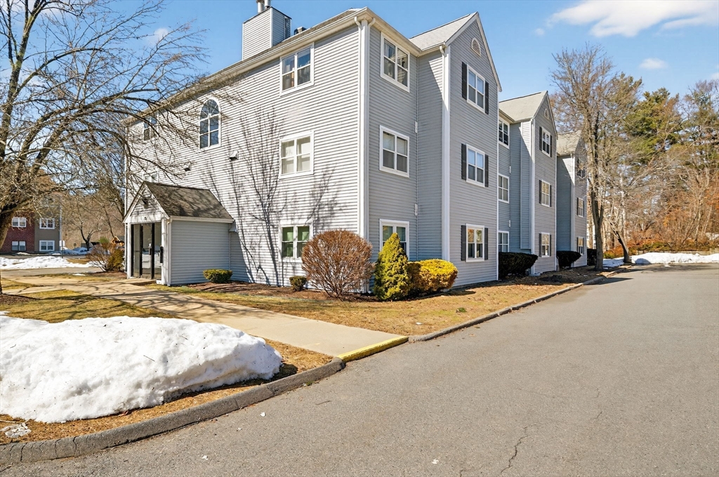 15 Longworth Ave, Brockton, Massachusetts, 2 Bedrooms Bedrooms, 5 Rooms Rooms,1 BathroomBathrooms,Residential,For Sale,Longworth Ave,73486980