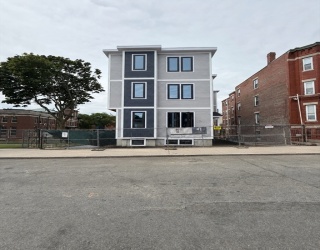 75 Maywood, Boston, Massachusetts, 11 Bedrooms Bedrooms, 29 Rooms Rooms,11 BathroomsBathrooms,Residential Income,For Sale,Maywood,73546070