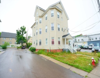 11-13 High Street, North Attleboro, Massachusetts, 9 Bedrooms Bedrooms, 18 Rooms Rooms,3 BathroomsBathrooms,Residential Income,For Sale,High Street,73546068