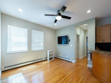 77 Easton, Boston, Massachusetts, 3 Bedrooms Bedrooms, 6 Rooms Rooms,1 BathroomBathrooms,Residential Lease,For Rent,Easton,73546086