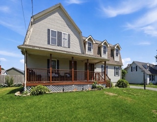 26 Paderewski Street, Chicopee, Massachusetts, 3 Bedrooms Bedrooms, 10 Rooms Rooms,2.5 BathroomsBathrooms,Residential,For Sale,Paderewski Street,73546095