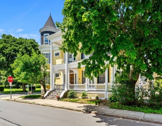 2 Butman Street, Beverly, Massachusetts, 8 Bedrooms Bedrooms, 13 Rooms Rooms,2.5 BathroomsBathrooms,Residential,For Sale,Butman Street,73545998