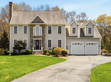 144 Burnside, Seekonk, Massachusetts, 4 Bedrooms Bedrooms, 8 Rooms Rooms,3.5 BathroomsBathrooms,Residential,For Sale,Burnside,73515946 144 Burnside, Seekonk, Massachusetts, 4 Bedrooms Bedrooms, 8 Rooms Rooms,3.5 BathroomsBathrooms,Residential,For Sale,Burnside,73515946