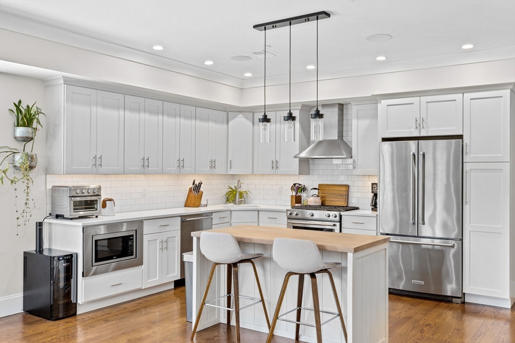 73 Dix St, Boston, Massachusetts, 2 Bedrooms Bedrooms, 5 Rooms Rooms,2 BathroomsBathrooms,Residential Lease,For Rent,Dix St,73545866
