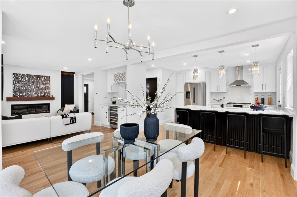 66 Linden St, Newton, Massachusetts, 4 Bedrooms Bedrooms, 8 Rooms Rooms,2.5 BathroomsBathrooms,Residential,For Sale,Linden St,73546173