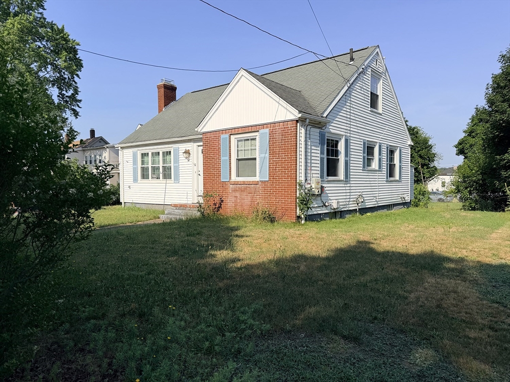12 Miller St, Blackstone, Massachusetts, 4 Bedrooms Bedrooms, 7 Rooms Rooms,1.5 BathroomsBathrooms,Residential,For Sale,Miller St,73544478