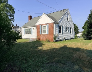 12 Miller St, Blackstone, Massachusetts, 4 Bedrooms Bedrooms, 7 Rooms Rooms,1.5 BathroomsBathrooms,Residential,For Sale,Miller St,73544478