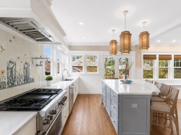 21A Curtis Street, Marblehead, Massachusetts, 3 Bedrooms Bedrooms, 5 Rooms Rooms,2.5 BathroomsBathrooms,Residential Lease,For Rent,Curtis Street,73546079