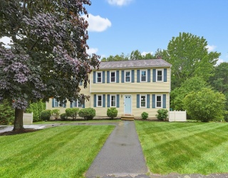 4 Cormier Cir, Milford, Massachusetts, 4 Bedrooms Bedrooms, 9 Rooms Rooms,2.5 BathroomsBathrooms,Residential,For Sale,Cormier Cir,73546211