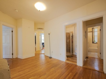 44 Cummings Rd, Boston, Massachusetts, 5 Bedrooms Bedrooms, 9 Rooms Rooms,2 BathroomsBathrooms,Residential Lease,For Rent,Cummings Rd,73546131