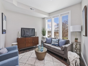 734 South Street, Boston, Massachusetts, 1 Bedroom Bedrooms, 3 Rooms Rooms,1 BathroomBathrooms,Residential Lease,For Rent,South Street,73546133
