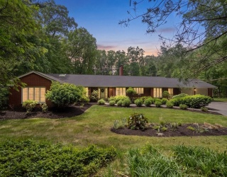 62 Mill St, Sherborn, Massachusetts, 4 Bedrooms Bedrooms, 9 Rooms Rooms,3 BathroomsBathrooms,Residential Lease,For Rent,Mill St,73546246