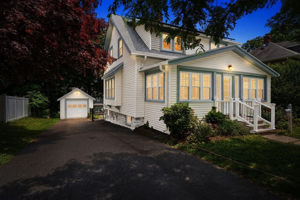 101 Bay State Road, Worcester, Massachusetts, 3 Bedrooms Bedrooms, 8 Rooms Rooms,2.5 BathroomsBathrooms,Residential,For Sale,Bay State Road,73546193