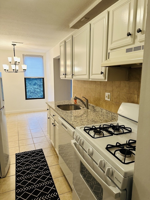 8 Shrewsbury Green Dr, Shrewsbury, Massachusetts, 2 Bedrooms Bedrooms, 4 Rooms Rooms,1 BathroomBathrooms,Residential Lease,For Rent,Shrewsbury Green Dr,73546146