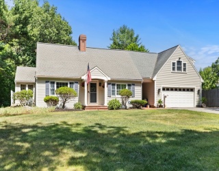 99 Park St, North Reading, Massachusetts, 3 Bedrooms Bedrooms, 8 Rooms Rooms,3 BathroomsBathrooms,Residential,For Sale,Park St,73546107