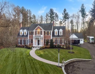 40 Grandview Rd, Chelmsford, Massachusetts, 6 Bedrooms Bedrooms, 15 Rooms Rooms,5.5 BathroomsBathrooms,Residential Lease,For Rent,Grandview Rd,73546150