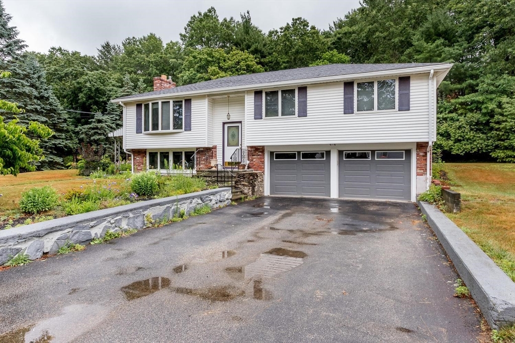 5 Charles Drive, Canton, Massachusetts, 4 Bedrooms Bedrooms, 7 Rooms Rooms,2 BathroomsBathrooms,Residential,For Sale,Charles Drive,73545993