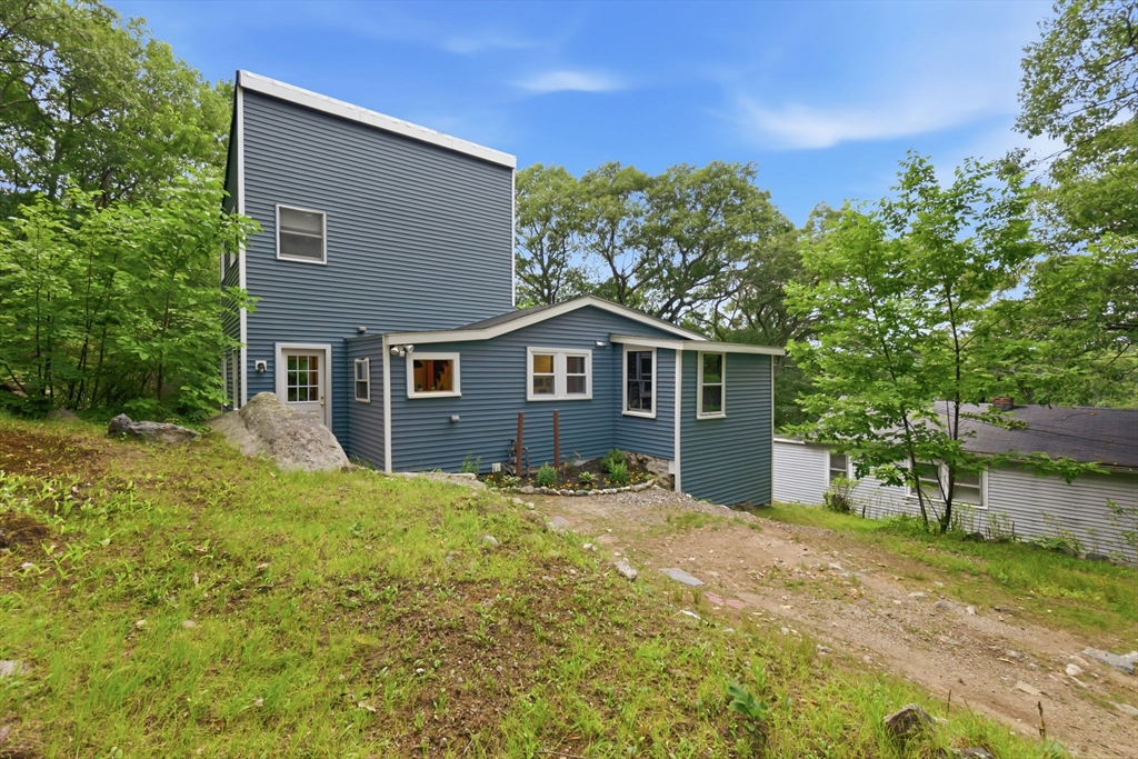 21 Uphill Lane, Lynn, Massachusetts, 2 Bedrooms Bedrooms, 6 Rooms Rooms,2 BathroomsBathrooms,Residential,For Sale,Uphill Lane,73546208