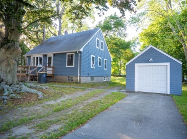 156 Fourth Street, Somerset, Massachusetts, 4 Bedrooms Bedrooms, 8 Rooms Rooms,1 BathroomBathrooms,Residential,For Sale,Fourth Street,73546207