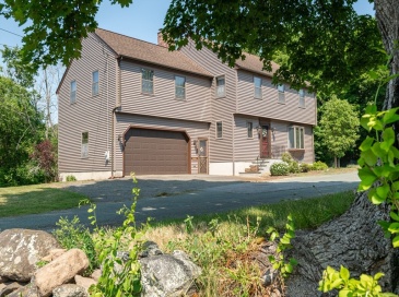 217 Maple Street, Danvers, Massachusetts, 4 Bedrooms Bedrooms, 11 Rooms Rooms,2.5 BathroomsBathrooms,Residential,For Sale,Maple Street,73546355
