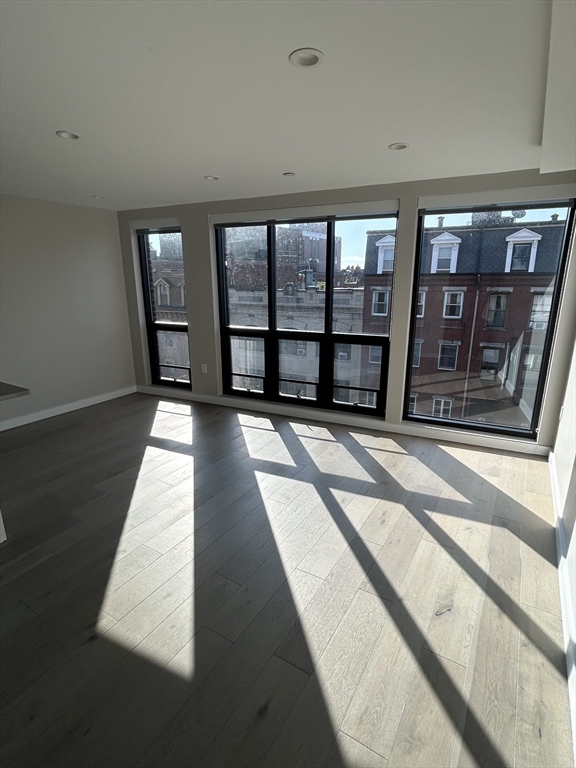 244 Hanover Street, Boston, Massachusetts, 2 Bedrooms Bedrooms, 3 Rooms Rooms,2 BathroomsBathrooms,Residential Lease,For Rent,Hanover Street,73546349
