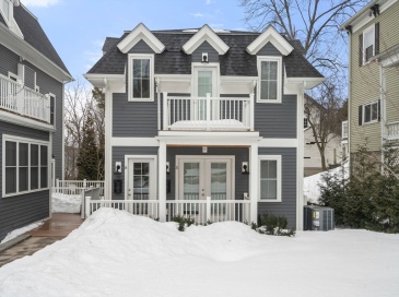 68 Chestnut St, Newton, Massachusetts, 2 Bedrooms Bedrooms, 4 Rooms Rooms,1 BathroomBathrooms,Residential Lease,For Rent,Chestnut St,73486857