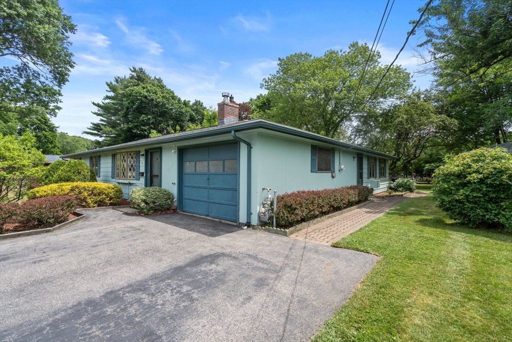 5 Sunset Rd, Maynard, Massachusetts, 4 Bedrooms Bedrooms, 8 Rooms Rooms,2 BathroomsBathrooms,Residential,For Sale,Sunset Rd,73546278