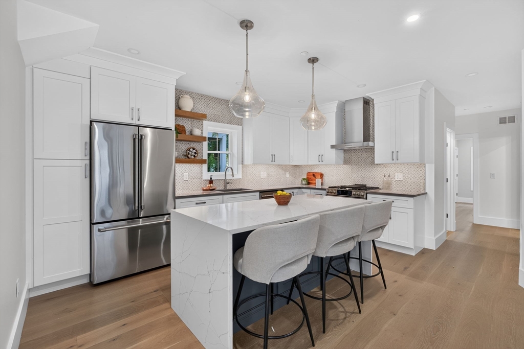 131 Hudson Street, Somerville, Massachusetts, 3 Bedrooms Bedrooms, 9 Rooms Rooms,3 BathroomsBathrooms,Residential,For Sale,Hudson Street,73546308