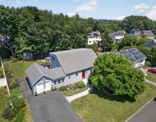 17 Rockwood Ln, Lawrence, Massachusetts, 4 Bedrooms Bedrooms, 8 Rooms Rooms,2 BathroomsBathrooms,Residential,For Sale,Rockwood Ln,73546117