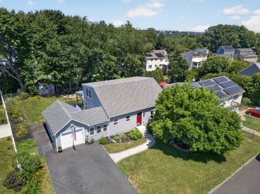 17 Rockwood Ln, Lawrence, Massachusetts, 4 Bedrooms Bedrooms, 8 Rooms Rooms,2 BathroomsBathrooms,Residential,For Sale,Rockwood Ln,73546117