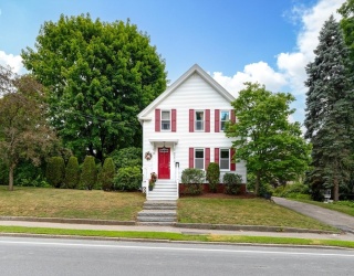276 Salem St, Wakefield, Massachusetts, 3 Bedrooms Bedrooms, 9 Rooms Rooms,2.5 BathroomsBathrooms,Residential,For Sale,Salem St,73546335