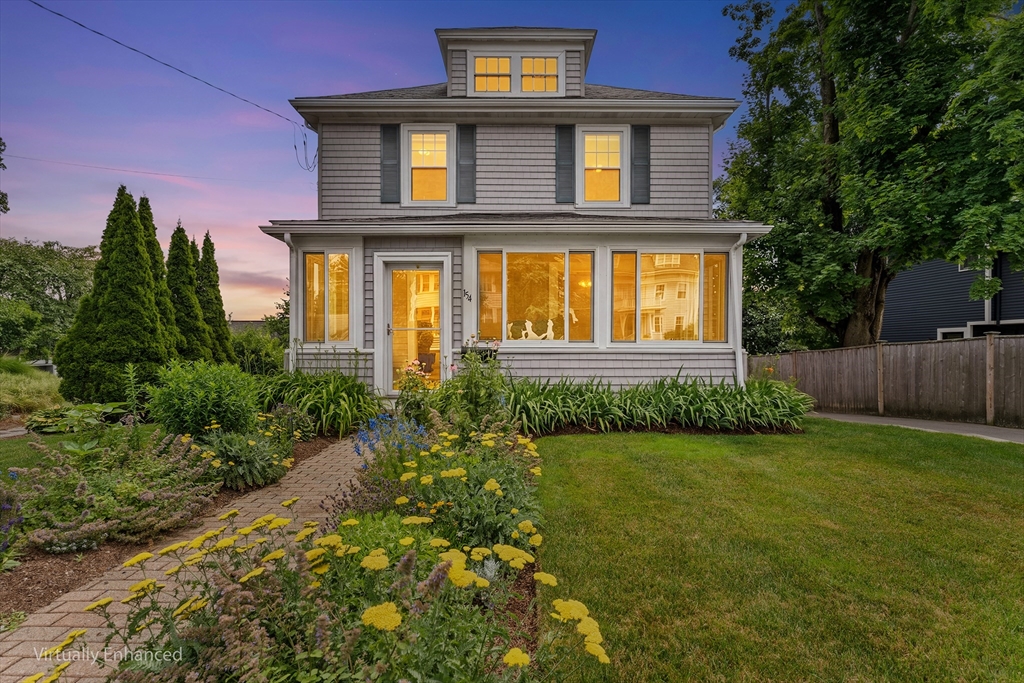 154 Cherry St, Newton, Massachusetts, 4 Bedrooms Bedrooms, 7 Rooms Rooms,2 BathroomsBathrooms,Residential,For Sale,Cherry St,73546394