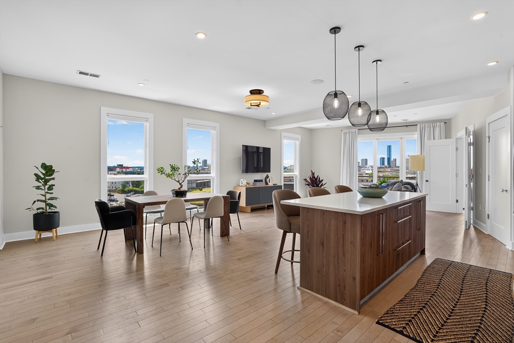 232 Old Colony Ave, Boston, Massachusetts, 2 Bedrooms Bedrooms, 8 Rooms Rooms,2.5 BathroomsBathrooms,Residential,For Sale,Old Colony Ave,73546396