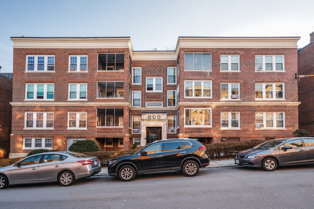11 Vinal St, Boston, Massachusetts, 2 Bedrooms Bedrooms, 4 Rooms Rooms,1 BathroomBathrooms,Residential,For Sale,Vinal St,73546435