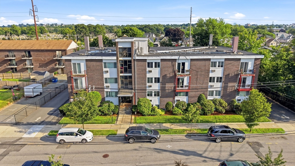 101 Waitest, Malden, Massachusetts, 2 Bedrooms Bedrooms, 4 Rooms Rooms,1 BathroomBathrooms,Residential,For Sale,Waitest,73546442