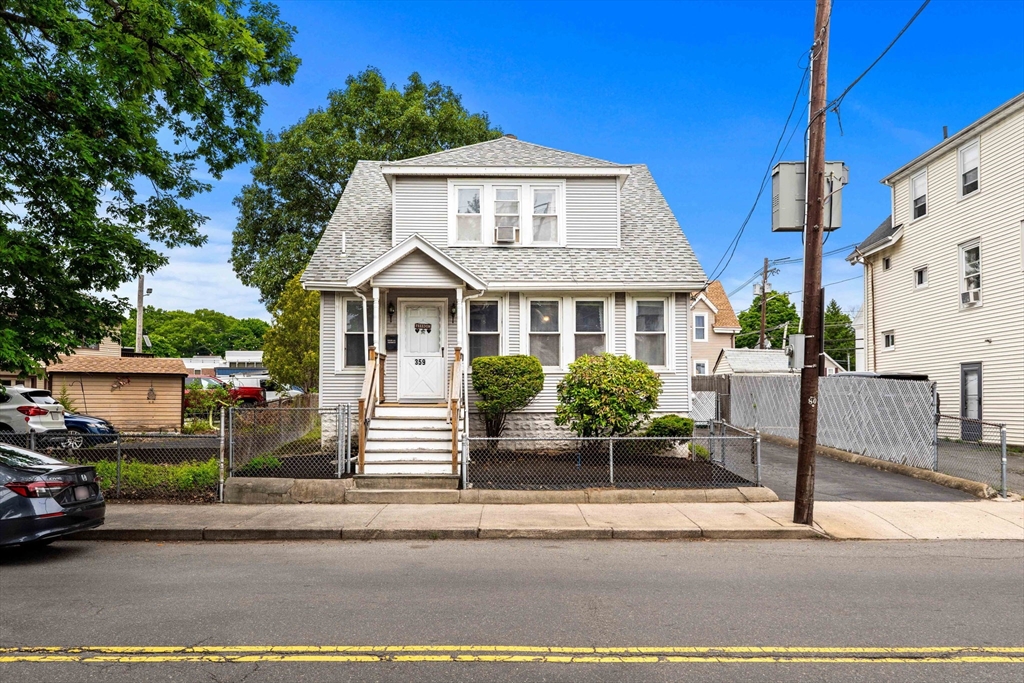 359 Chatham St, Lynn, Massachusetts, 3 Bedrooms Bedrooms, 7 Rooms Rooms,1.5 BathroomsBathrooms,Residential,For Sale,Chatham St,73546341