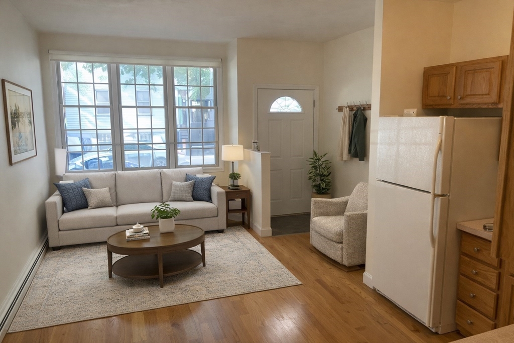 202 Hurley St, Cambridge, Massachusetts, 1 Bedroom Bedrooms, 2 Rooms Rooms,1 BathroomBathrooms,Residential Lease,For Rent,Hurley St,73546427