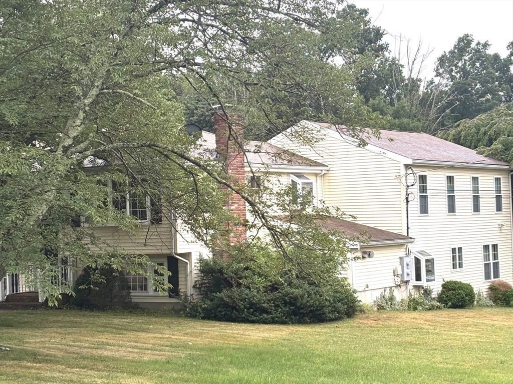 560 Allen Ave, North Attleboro, Massachusetts, 4 Bedrooms Bedrooms, 10 Rooms Rooms,3.5 BathroomsBathrooms,Residential,For Sale,Allen Ave,73546447
