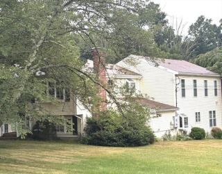560 Allen Ave, North Attleboro, Massachusetts, 4 Bedrooms Bedrooms, 10 Rooms Rooms,3.5 BathroomsBathrooms,Residential,For Sale,Allen Ave,73546447
