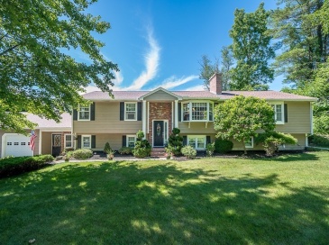 472 Central Tpke, Sutton, Massachusetts, 4 Bedrooms Bedrooms, 8 Rooms Rooms,2 BathroomsBathrooms,Residential,For Sale,Central Tpke,73546118