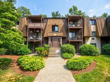 491 W Central St, Franklin, Massachusetts, 2 Bedrooms Bedrooms, 5 Rooms Rooms,1 BathroomBathrooms,Residential,For Sale,W Central St,73546283
