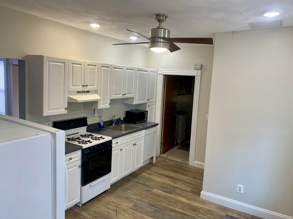 15 Jaques, Somerville, Massachusetts, 1 Bedroom Bedrooms, 3 Rooms Rooms,1 BathroomBathrooms,Residential Lease,For Rent,Jaques,73546480
