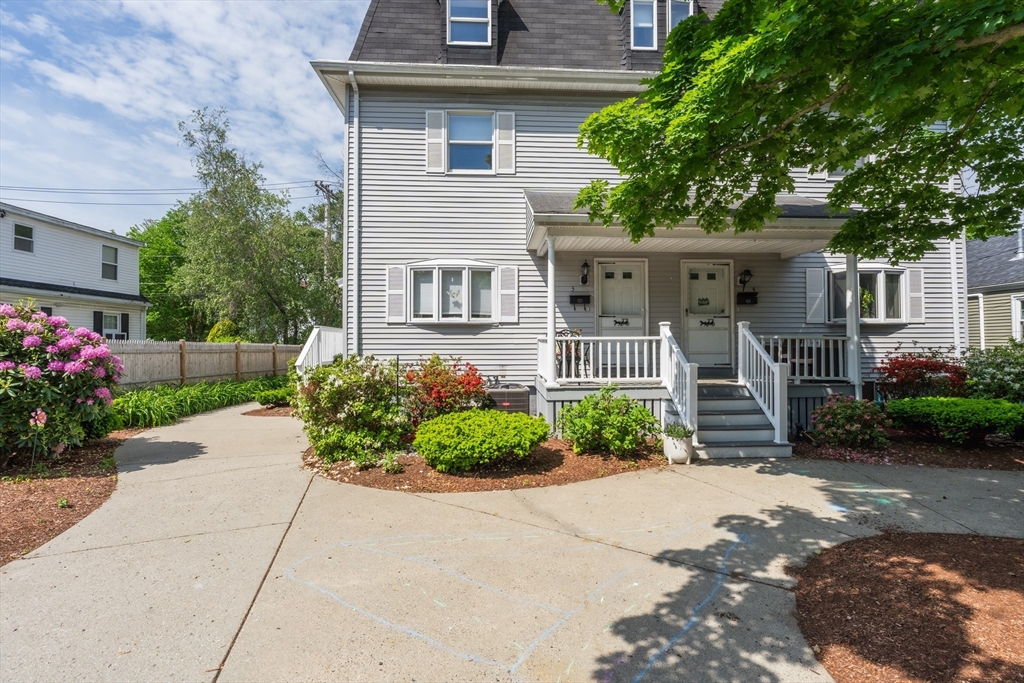 3 Winter Place, Melrose, Massachusetts, 4 Bedrooms Bedrooms, 7 Rooms Rooms,2.5 BathroomsBathrooms,Residential,For Sale,Winter Place,73546500