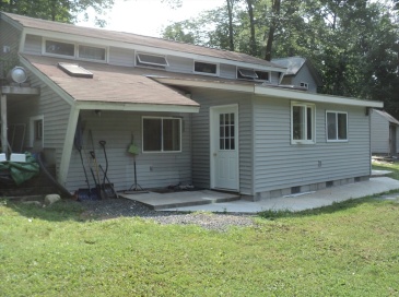 461 Warren Wright Rd, Belchertown, Massachusetts, 3 Bedrooms Bedrooms, 8 Rooms Rooms,2 BathroomsBathrooms,Residential Income,For Sale,Warren Wright Rd,73546519